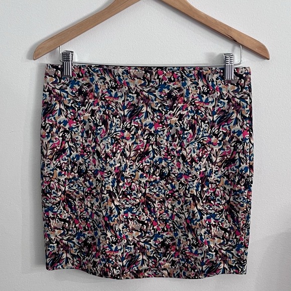 BCBGeneration Dresses & Skirts - BCBGeneration‎ Womens Mini Skirt Size Medium Multicolor Print Stretch Knit
